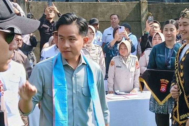 Dukung Ketahanan Pangan, Wapres Gibran Blusukan Tanam Jagung di Tangerang. (X/Foto)