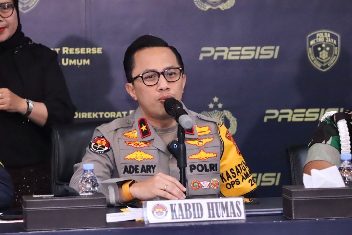 Kasus Delpedro dan Aktivis Lainnya Dilimpahkan Polda Metro ke Kejaksaan. 