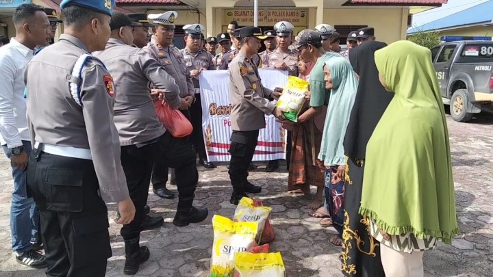 Jumat Berbagi, Polsek Kandis Wujudkan Kepedulian Polri untuk Warga Kurang Mampu