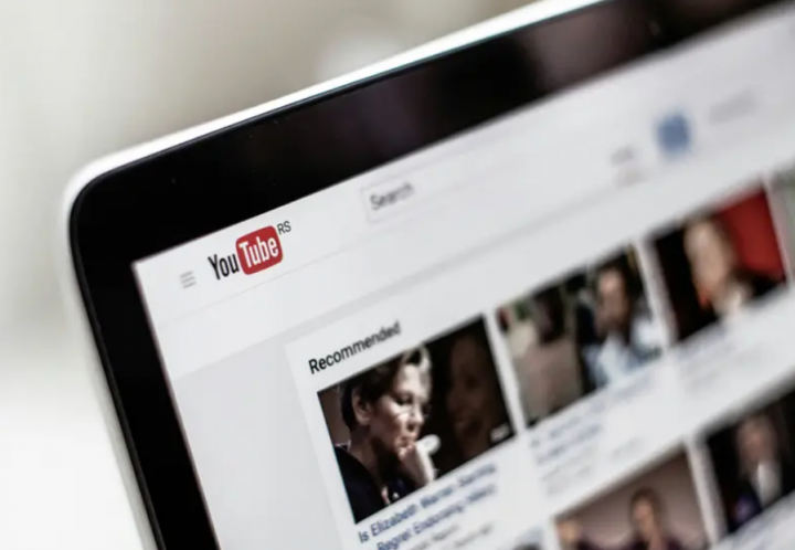 Netizen Bagikan Meme Setelah YouTube Mati: ‘Putar Iklan 30 Detik, Tapi Tak Ada Video’