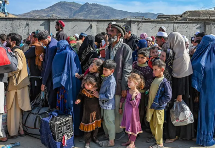 Pakistan akan Mendeportasi Migran Afghanistan di Tengah Konflik