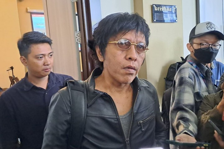 Adian Napitupulu Dukung Purbaya Ogah Pakai APBN Bayar Utang Kereta Cepat Whoosh.