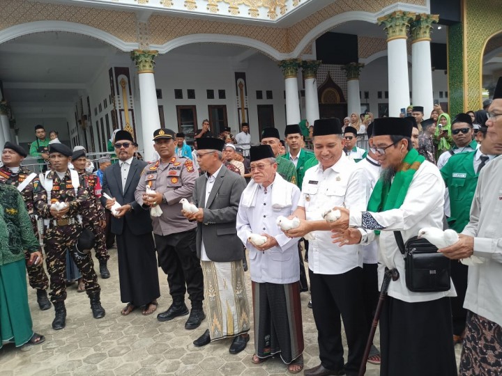 Kapolsek Kerinci Kanan Hadiri Upacara Hari Santri Nasional di Ponpes Darul Mutaqqin: Santri adalah Benteng Moral Bangsa