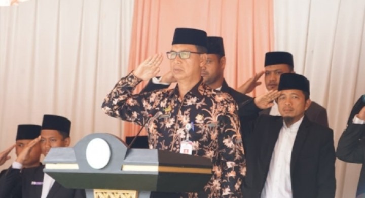 Mewakili Bupati, Asisten Perekonomian Irup Hari Santri Nasional 2025