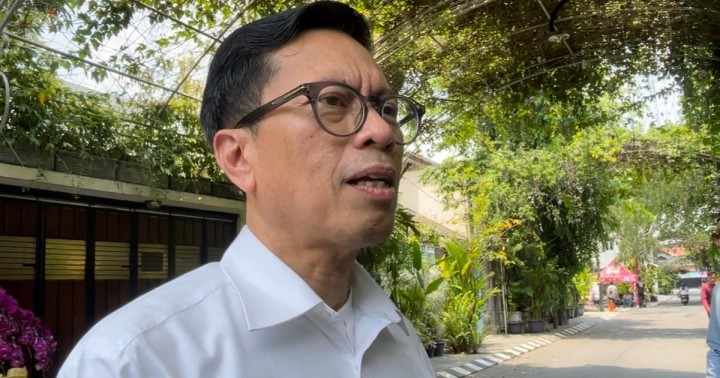 Relawan Jokowi Andi Azwan Tuding yang Anggap Palsu Ijazah Itu Teroris!