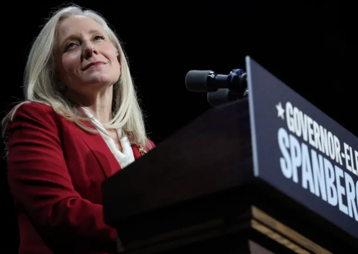 Siapakah Abigail Spanberger? Mantan Perwira CIA Menjadi Gubernur Wanita Pertama Virginia