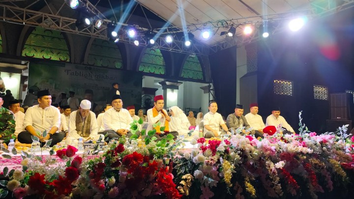 Ribuan Warga Padati Tabligh Akbar Hari Jadi Siak ke-26, UAS Ajak Umat Jaga Persatuan dan Keteladanan Rasulullah