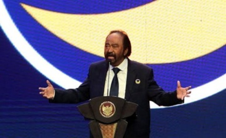 Surya Paloh Mendukung Usulan Soeharto Jadi Pahlawan Nasional.