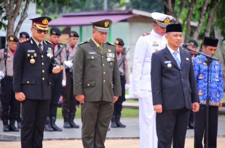 Sempenan Hari Pahlawan, Pemkab Bengkalis Berikan Penghormatan di Makam Pahlawan