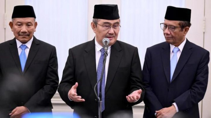 Ketua Komisi Reformasi Polri, Jimly Asshiddiqi (tengah). Sumber: Internet