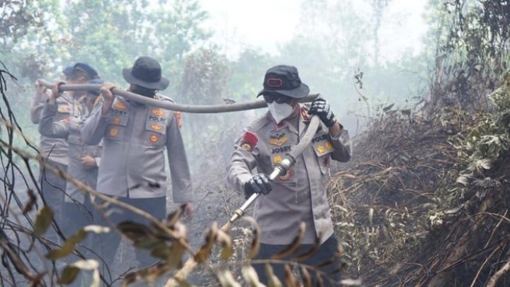 Wakapolda Riau Pimpin Operasi Pemadaman Karhutla Kampar, 3 Hektare Lahan Hangus Terbakar