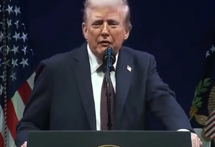 Donald Trump Kecam Demokrat Karena Mendesak Militer Mengabaikan Perintah Ilegal