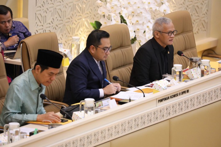 Komisi II DPR Cecar ANRI dan KPU, Pertanyakan Arsip Ijazah Jokowi