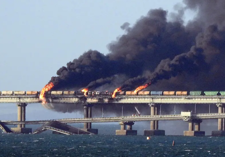 Setidaknya 8 Pria Dijatuhi Hukuman Seumur Hidup oleh Pengadilan Rusia Atas Ledakan Jembatan Krimea Tahun 2022