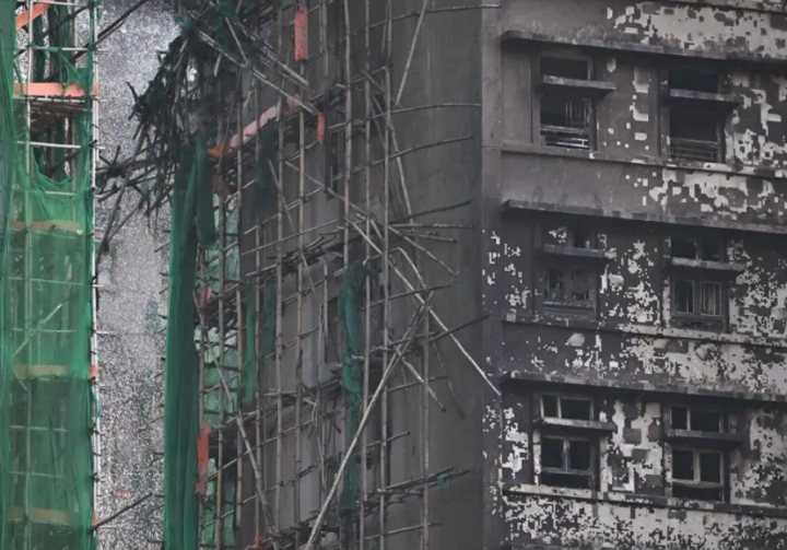 Kebakaran Gedung Pencakar Langit Hong Kong Tewaskan 94 orang, Tim SAR Berhasil Masuk ke Apartemen Terakhir  
