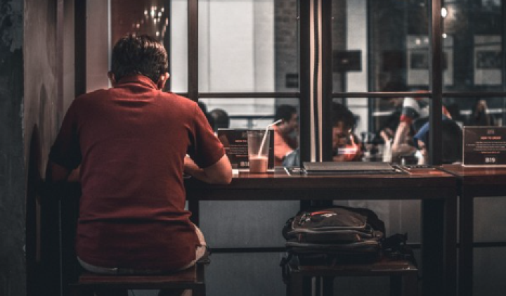 Tahukah Anda, Keseringan Makan Sendiri Ternyata Bisa Picu Masalah Mental dan Fisik