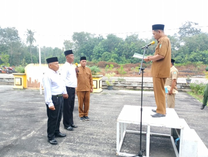 Kades Muntai Lantik 2 Orang RT Usai Pelaksanaan Apel Senin