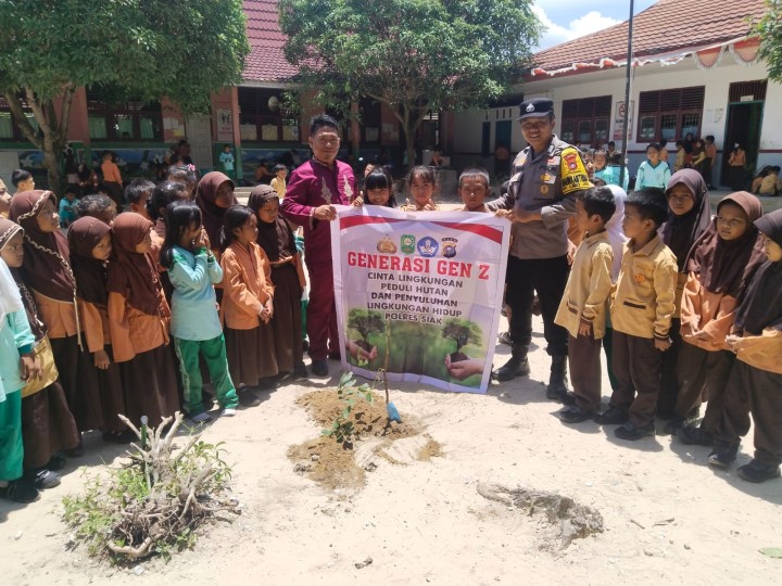 Polsek Kandis Ajak Siswa SDN 07 Libo Jaya Cintai Lingkungan Lewat Program Green Policing