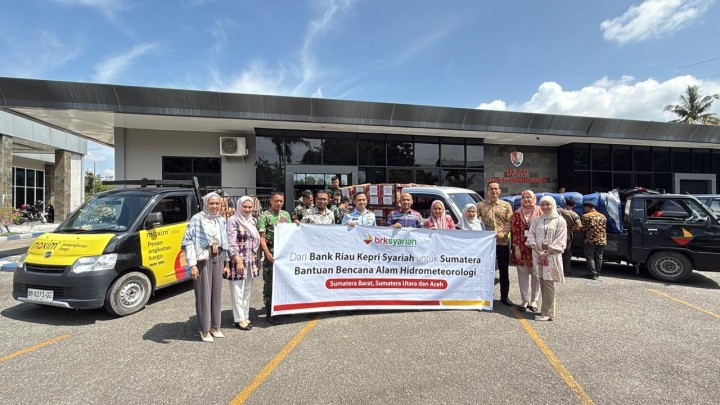 BRK Syariah Salurkan Donasi dan Bantuan Logistik untuk Korban Bencana Hidrometeorologi di Sumatera