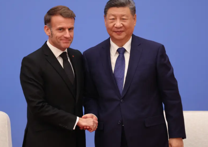 Macron bersama Xi Jinping/ AFP