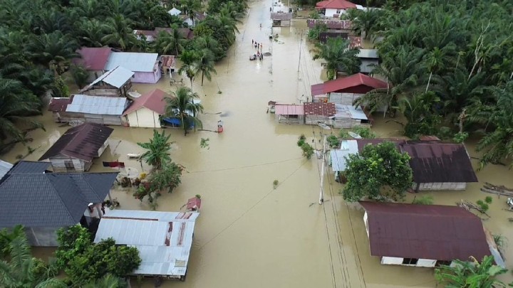 Bupati Aceh Selatan Jalani Umrah usai Buka Suara Tak Sanggup Atasi Banjir. (X/Foto)