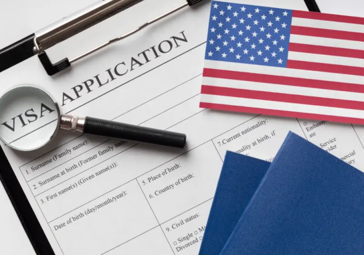  Formulir Permohonan Visa AS/ FreePik