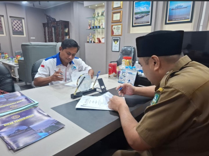 Luar Biasa ! Dishub Bengkalis dan PT STL Teken Kontrak Kapal Roro Baru