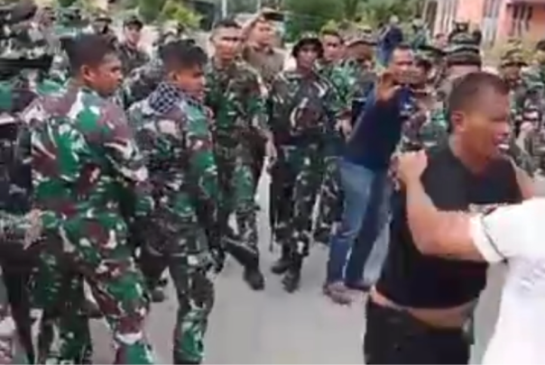 Pembubaran bendera GAM di Aceh. Sumber: Republika
