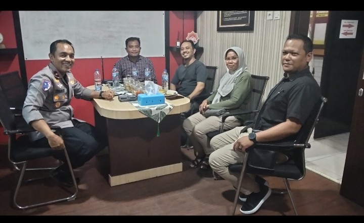Kapolsek Tualang Terima Kunjungan Ketua PWI Siak Pererat Sinergi Polri dan Insan Pers
