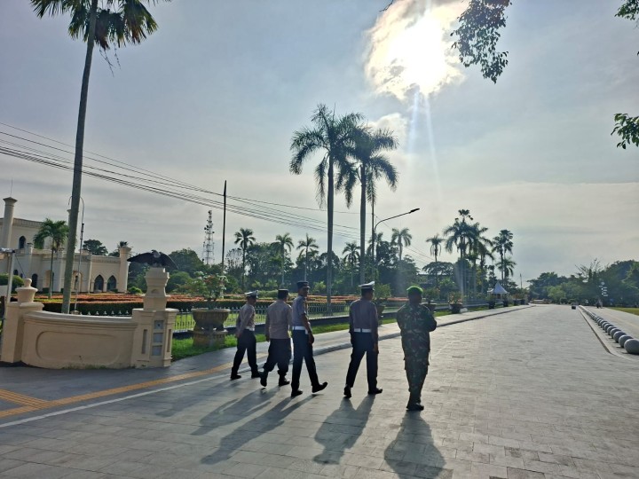 Pengamanan Diperketat, Polres Siak Pastikan Wisatawan Rayakan Libur Nataru dengan Aman di Istana Siak
