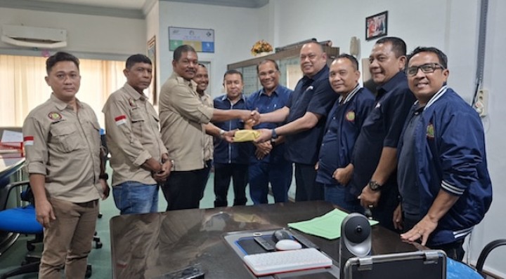 Serikat Pekerja PTPN IV Regional III Turut Salurkan Donasi Bantuan Hidrometeorologi Sumatra