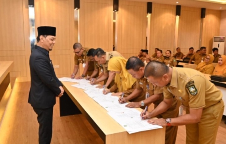 Inspektorat Bengkalis Gelar Rapat Internal serta Penandatanganan Pakta Integritas Kinerja Tahun 2026