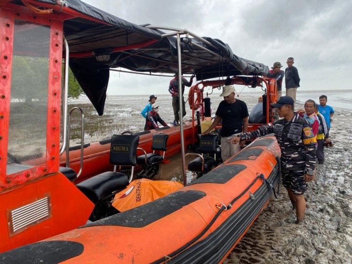 Tim SAR Gabungan Temukan 2 Mayat Selain ABK KM Makmur Jaya 89