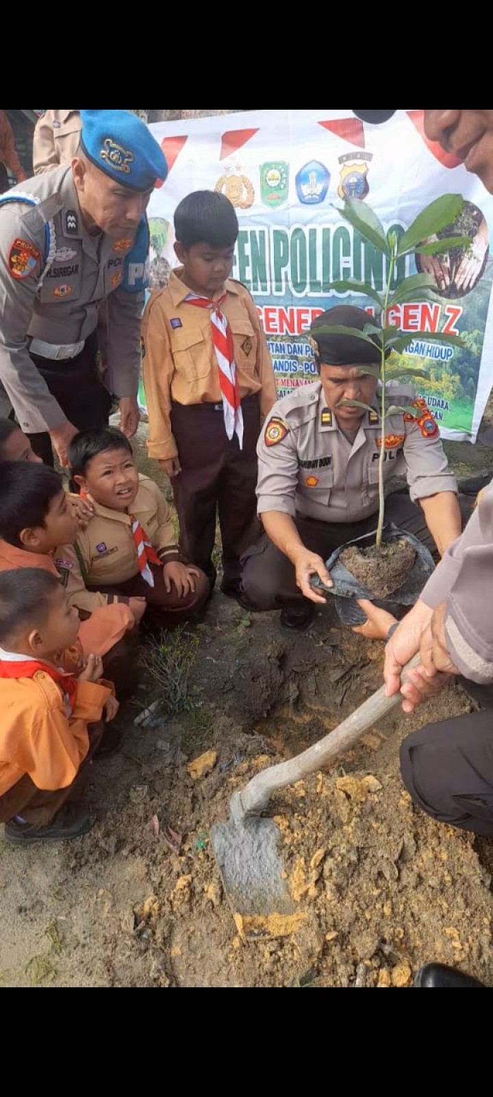 Polsek Kandis Gelar Green Policing di SDN 001 Kandis, Tanamkan Kepedulian Lingkungan Sejak Dini