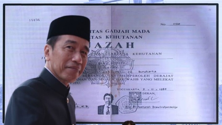 Presiden RI ke-7 Joko Widodo dan ijazah. Sumber: Tren Media