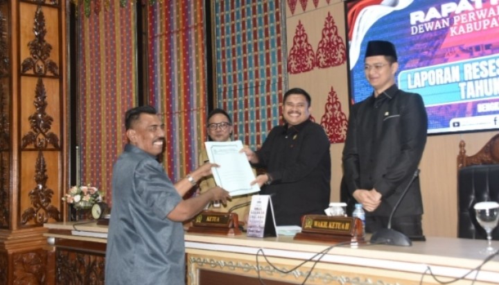 Sekda Bengkalis Terima Laporan Reses Masa Sidang I Anggota DPRD