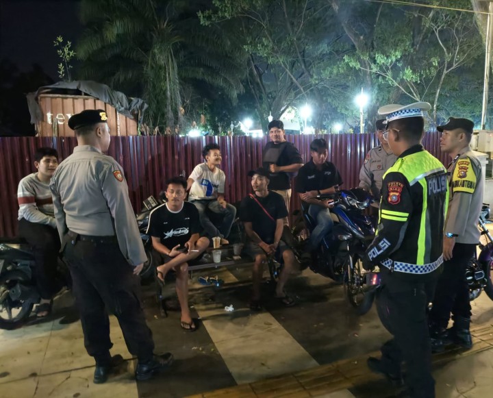 Patroli Hingga Dini Hari, Polsek Tualang Jaga Kamtibmas Perawang