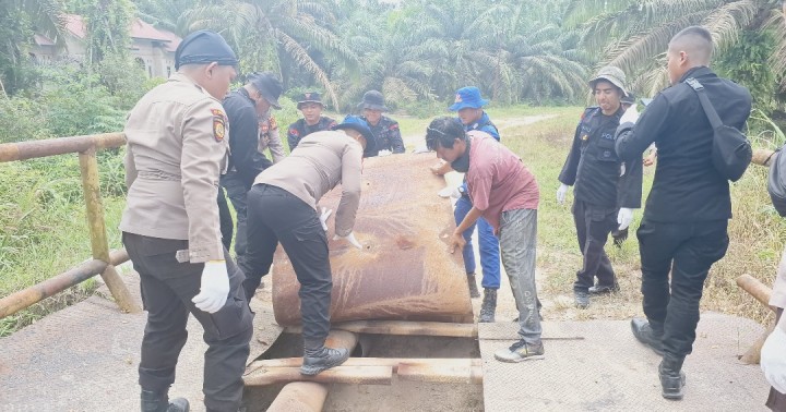 Kehadiran Polri Dirasakan Warga, Renovasi Jembatan Merah Putih Presisi Dimulai