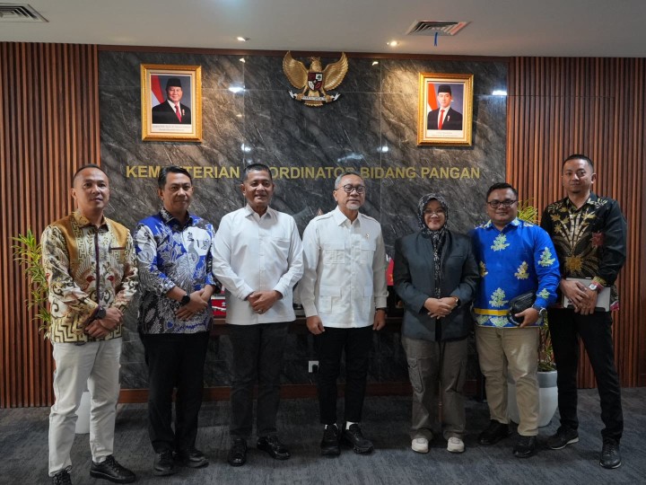 Bupati Siak Temui Menko Pangan, Bahas Penguatan Ketahanan Pangan dan Kampung Nelayan