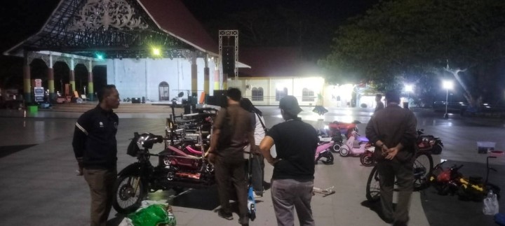 Satpol PP Kabupaten Siak Gelar Patroli Malam, Jaga Ketertiban di Kawasan Istana Siak