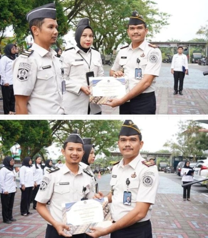 Pemberian Penghargaan Pegawai Bertuah Warnai Pelaksanaan Apel Pagi Di Rutan Kelas I Pekanbaru