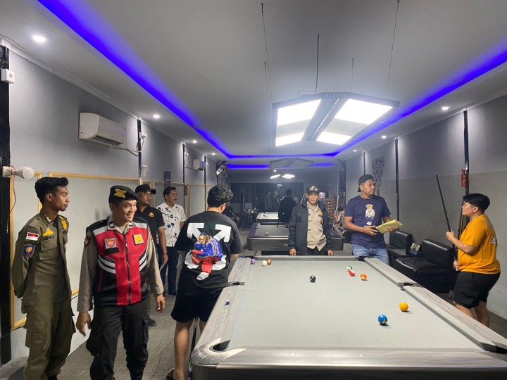 Cipkon Ramadhan, Polsek Tualang Tertibkan Warung Tuak dan Tempat Hiburan