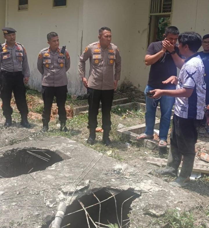 Sebelas Gajah Liar Masuk Permukiman Karyawan di Minas, Polisi Lakukan Mitigasi Konflik Satwa