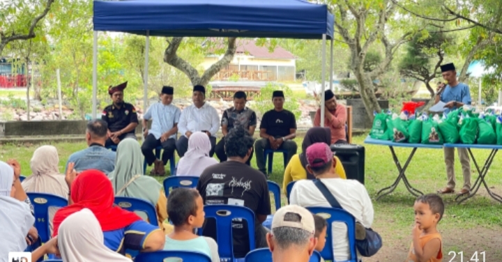 Anggota DPD/MPR RI Berbagi Bingkisan Ramadhan Kolaborasi Panitia Bazar Bermasa 