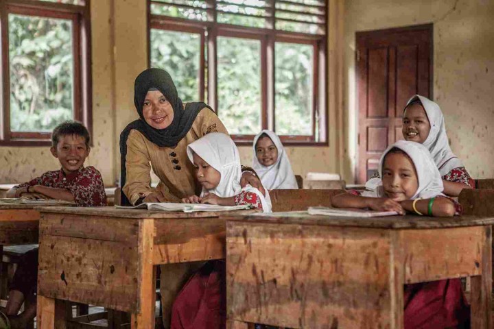 Sampai Kapan THR Guru Honorer Ditahan-tahan