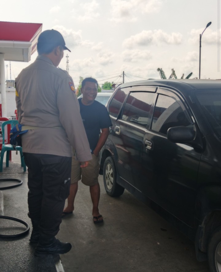 Cegah Penyimpangan, Polisi Cek Langsung Stok BBM di SPBU KM 5
