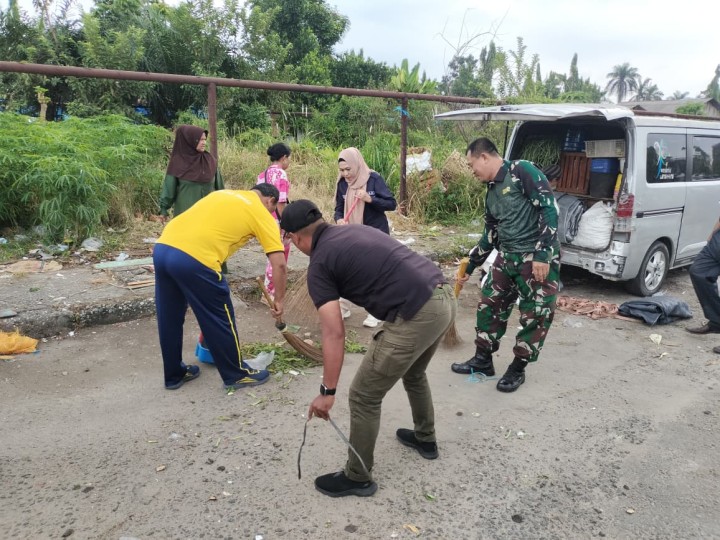 Sinergi Upika dan Masyarakat, Lingkungan Pasar Jadi Lebih Bersih