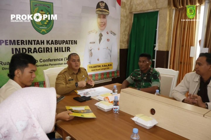 Bupati Inhil yang diwakili oleh Staf Ahli Bupati Bidang Ekonomi Keuangan dan Pembangunan TM. Syaifullah bersama stakeholder terkait, mengikuti Zoom Meeting Rapat Koordinasi (Rakor) Pengendalian Inflasi Tahun 2026 yang diselenggarakan oleh Kementerian Dalam Negeri Republik Indonesia (Kemendagri RI), 
