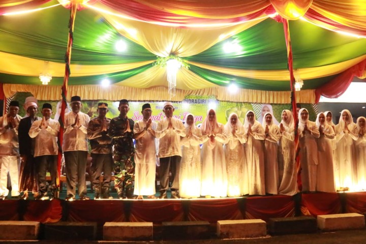 Bupati Indragiri Hilir, H. Herman menghadiri pawai takbir Idul Fitri 1447 Hijriah yang digelar pada Sabtu malam.