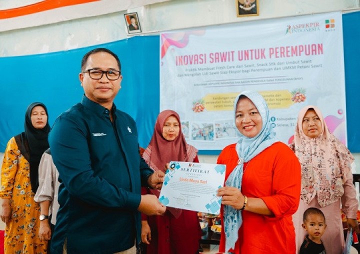 PTPN IV PalmCo Dorong Kemandirian Ekonomi Perempuan Melalui Pengolahan Limbah Sawit